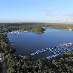 بوتيل Houseboat Mookerplas With A View *