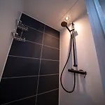 Bådhotel Houseboat Mookerplas With A View Middelaar