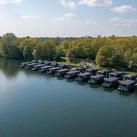 بوتيل Houseboat Mookerplas With A View