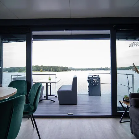 Houseboat Mookerplas With A View Úszó hotel Middelaar