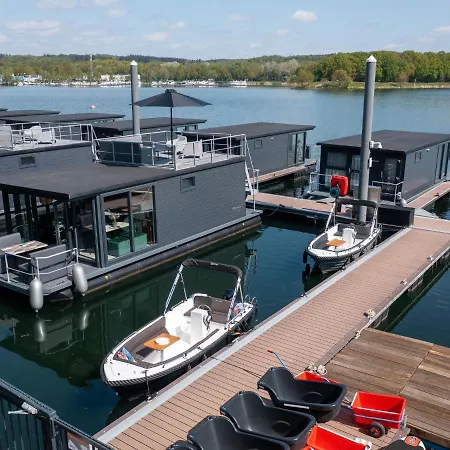 بوتيل Houseboat Mookerplas With A View
