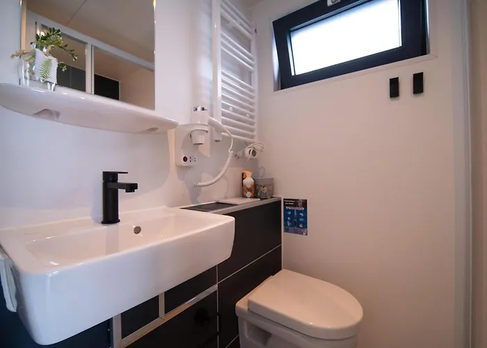 Houseboat Mookerplas With A View