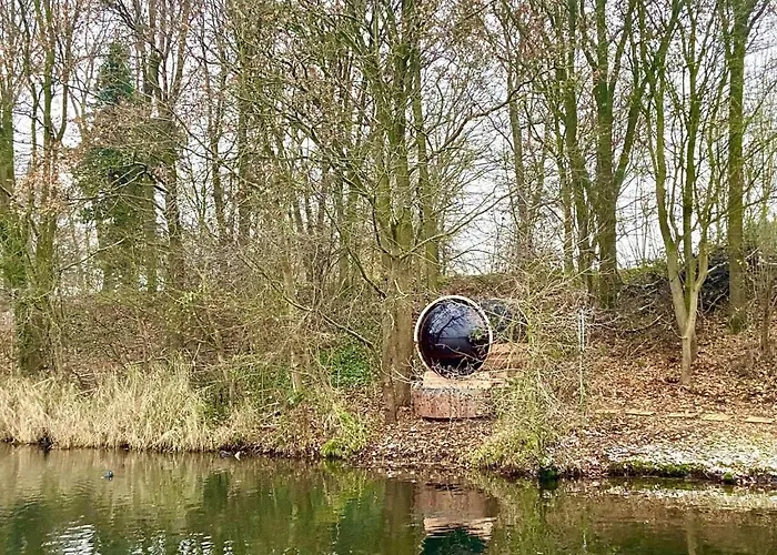 Houseboat Mookerplas With A View Hotel en barco *