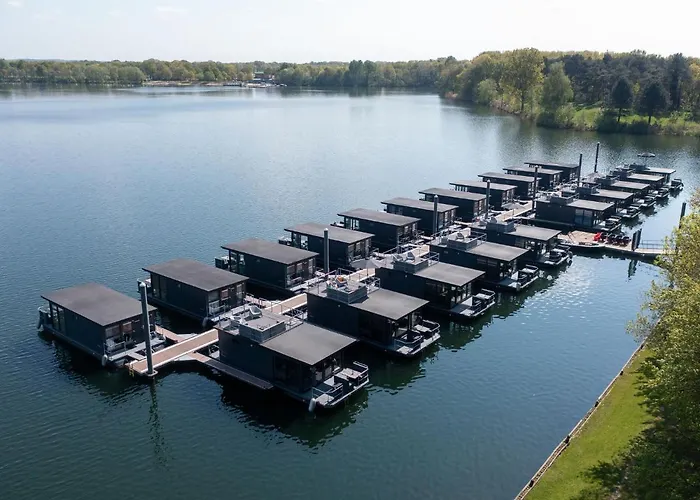Houseboat Mookerplas With A View Middelaar
