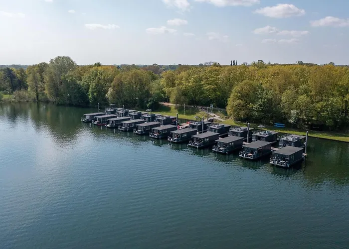 Botel Houseboat Mookerplas With A View