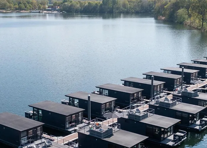 Houseboat Mookerplas With A View Botel